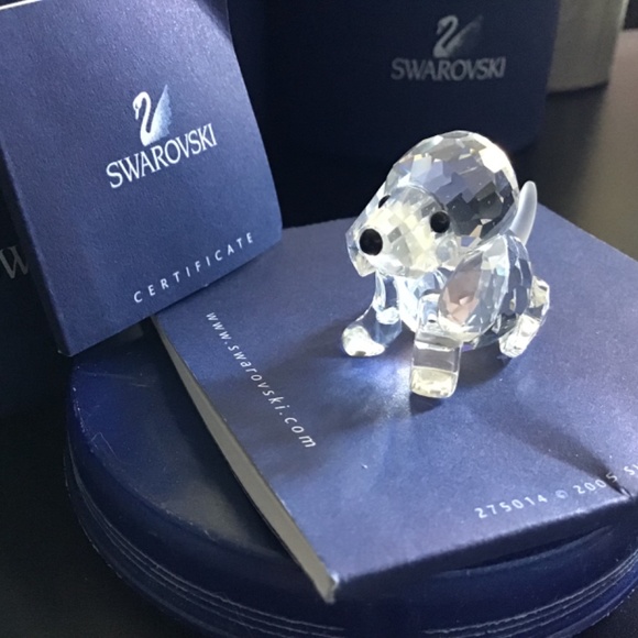 Swarovski sitting Beagle 🐶 - Picture 2 of 4